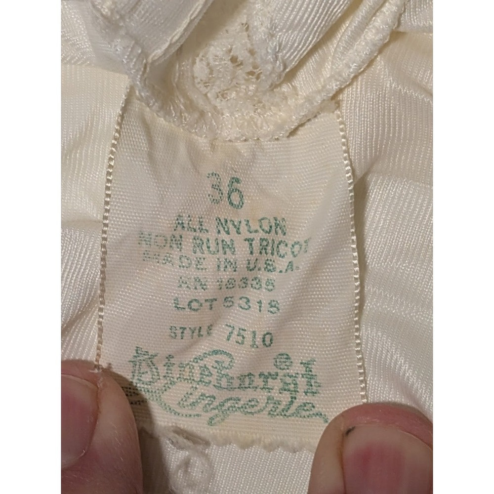 Vintage Pinehurst Full Slip 36 White Nylon Lace Trim Adjustable Straps USA - Picture 2 of 4